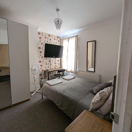 3 Portland Road Apartment Southall Ngoại thất bức ảnh