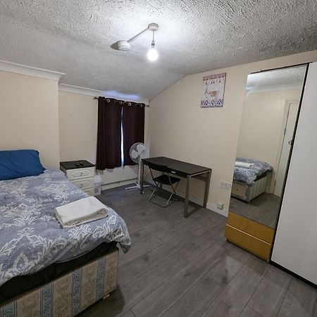 3 Portland Road Apartment Southall Ngoại thất bức ảnh