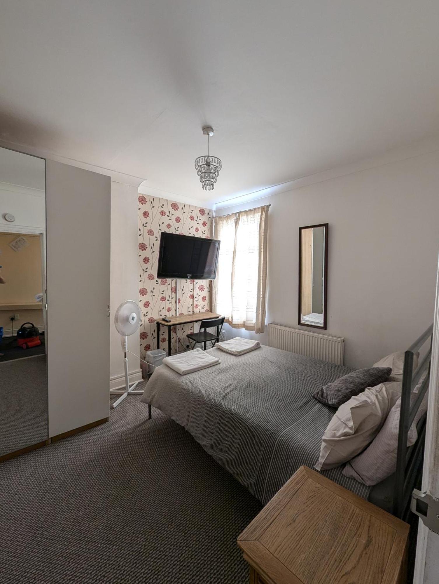 3 Portland Road Apartment Southall Ngoại thất bức ảnh