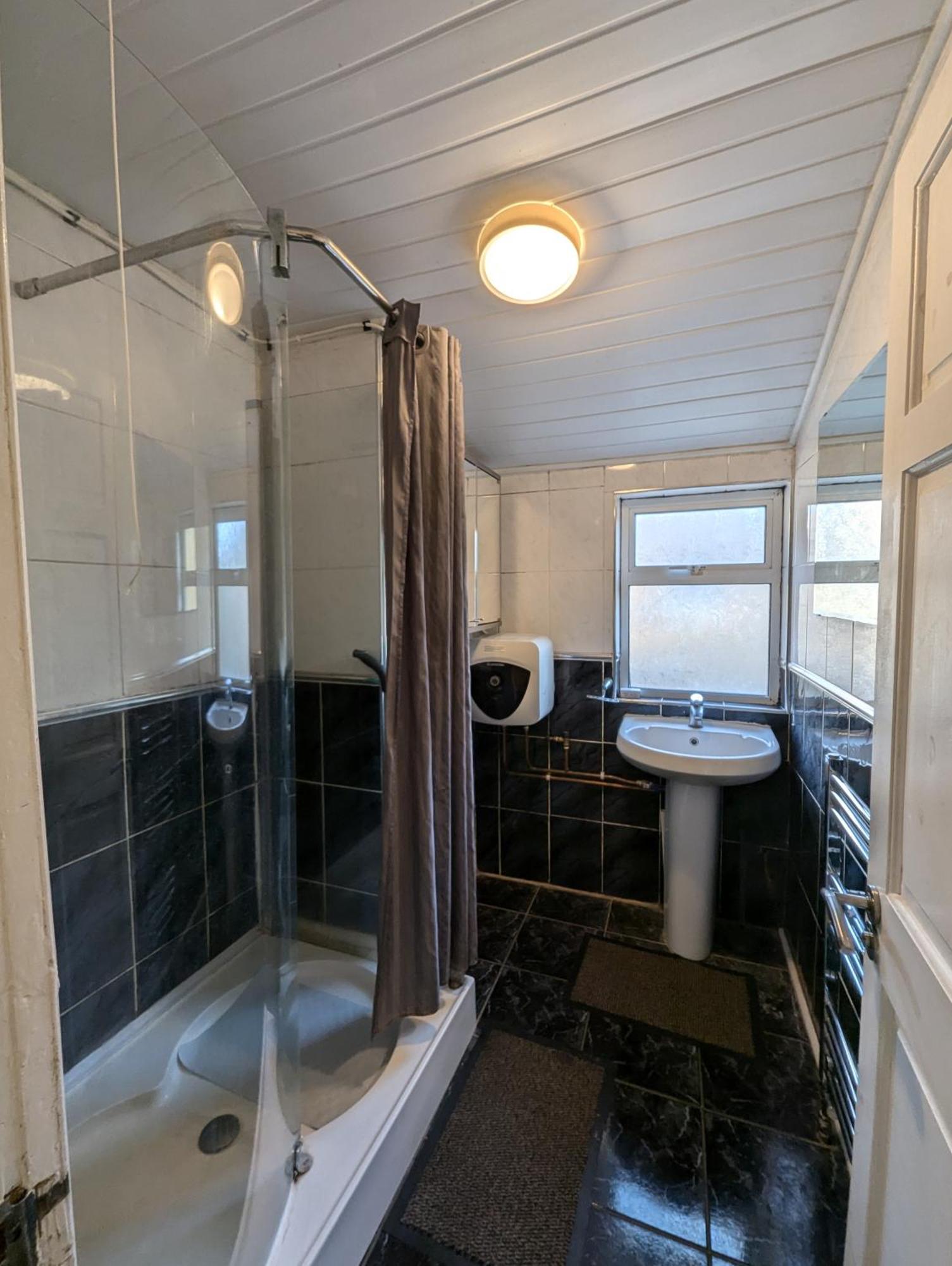 3 Portland Road Apartment Southall Ngoại thất bức ảnh