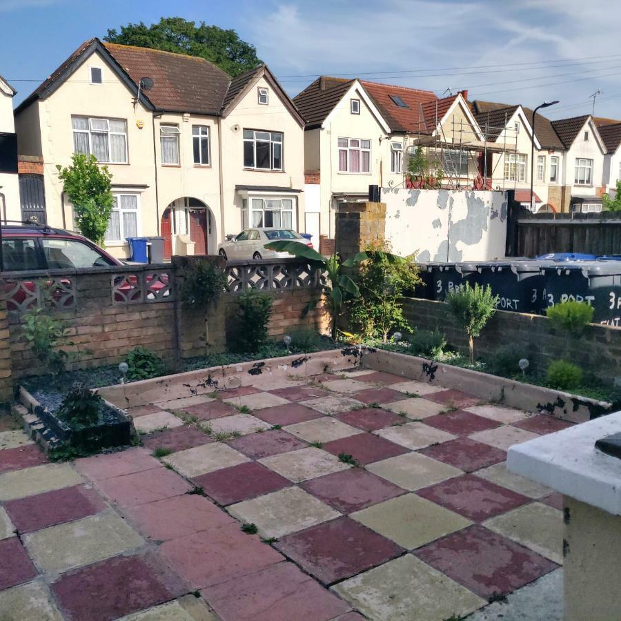 3 Portland Road Apartment Southall Ngoại thất bức ảnh